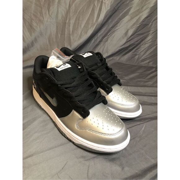 Nike SB Dunk Low  Metallic Silver and Black Men’s Size 9.5 - Picture 1 of 8